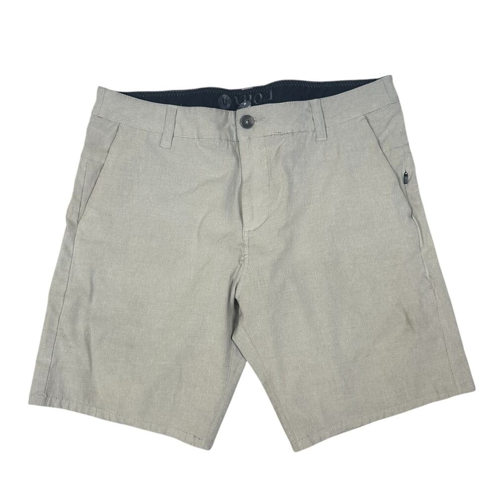 Vuori Men's Flat Front Shorts in Light Khaki